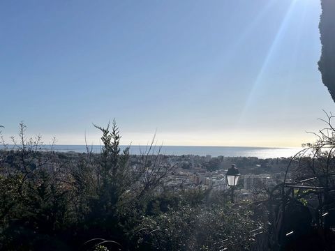 CAGNES SUR MER. Haut de Cagnes. superbe maison avec jardin. vue mer. garage
