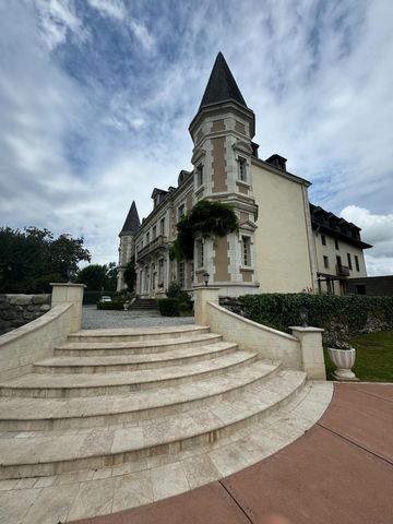 Situé à 20 min d'Oloron et 5 min de Navarrenx