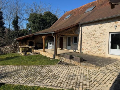 Maison en pierres avec jolie vue