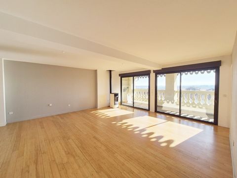Appartement de 75 m² avecTerrasse de 20 m²  Vue Imprenable sur Ville, Campagne et Mer