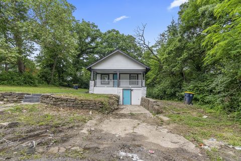 Besitzen Sie diese komplett renovierte Buy-to-Let-Immobilie mit 4 Schlafzimmern in Kansas City, die monatliche Mieten in Höhe von 1.875 US-Dollar generiert! Kansas City hat einen der günstigsten Immobilienmärkte in den Vereinigten Staaten mit hervorr...