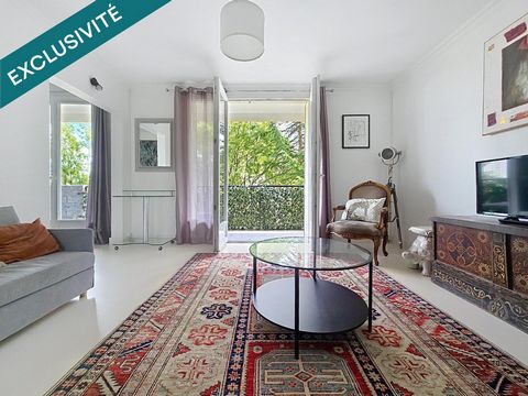 Appartement rénové avec balcon, vue dégagée et cadre verdoyant