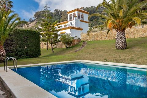 Fantastic holiday villa for rent in Tarifa with private pool; close to the beach and the Hurricane Hotel. This rustic style villa with old world Andalucian character comprises a spacious living dining area with two chimneys on the ground floor with a...