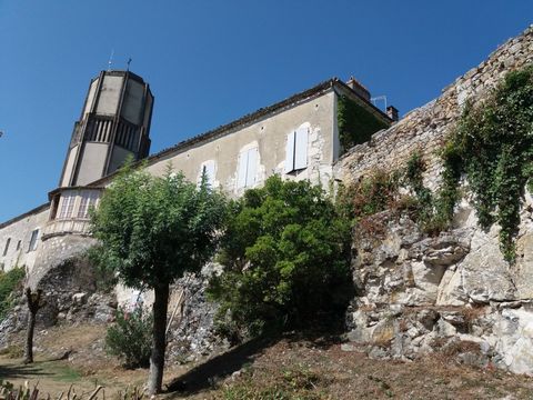 Old convent set on top of the ruins of a castle. House of 300m2 needing restoration. It was once a B&B with 4 bedrooms and 3 bathrooms. There is a partly converted attic space and a huge wine cellar (which could be converted into a restaurant.). Gard...