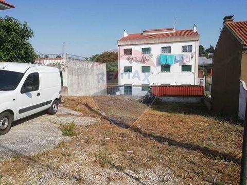 Description Land for sale located in Alverca do Ribatejo in a residential area with villas, with project for construction of single-family villa. this project provides housing with two floors and basement, with unobstructed view Land for sale located...