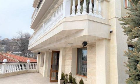 SUPRIMMO Agency: ... Looking for a neat hotel for year-round business by the sea? We present an elegant villa with comfortable apartments and amenities, a small hotel with a garden, located 100 meters from the beach in the Kabakum area (Varna). The v...