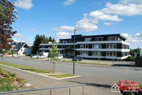 The well-kept residential complex is approx. 20 minutes away from Winterberger City. The ski area is about 2 minutes away. There is parking in the garage by the house. Max number of people: 5 Number of bedrooms: 2 Number of bathrooms: 1 Surface: 52 m...