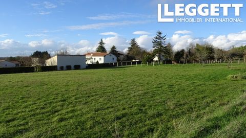 A18014 - Flat land with good exposure, bounded, constructible, in a quiet village with amenities nearby and only 15 minutes from the city of Angoulême. Urbanism certificate and soil study carried out with water and electricity connections at the edge...