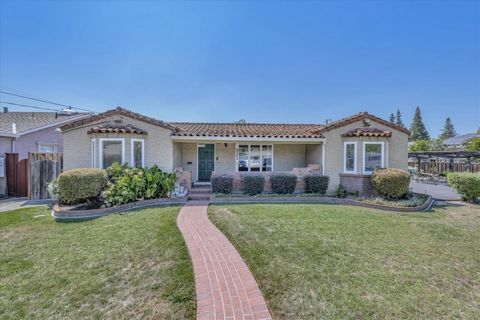 This Beautiful Willow Glen home has two separate APN numbers, just under 13,000 square ft lot. Room for an ADU this Double Lot is a Developers Dream. Plenty of natural sunlight throughout, new carpet, freshly painted inside, large family room w/ wood...