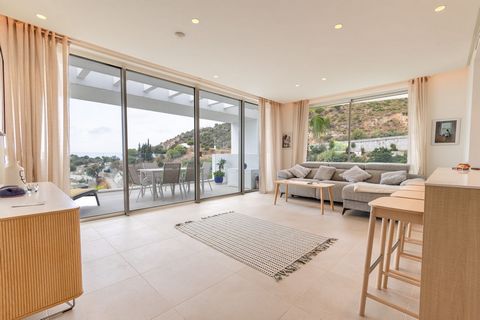 Welcome to your dream home in the picturesque hills of Ojén, Spain. This luxurious 2-bedroom corner apartment in the exclusive Palo Alto community offers the perfect blend of modern elegance and natural beauty. With breathtaking panoramic views of th...