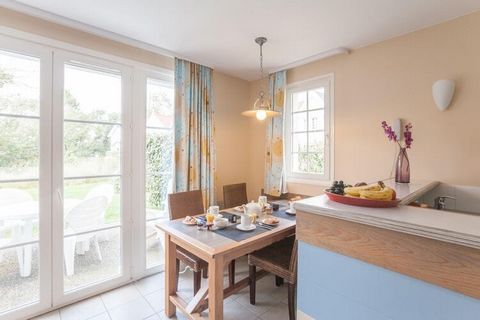 Car-free holiday village located between the sea, dunes and lakes. In a beautiful location on the Bay of Somme in Picardy. You can quickly reach the child-friendly, long sandy beaches of Fort-Mahon-Plage and Quend, either on foot or by bike, by car o...