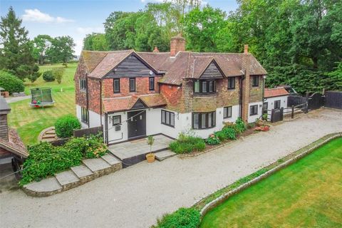 Nestled in the picturesque countryside of Otford, Heather Cottage offers the perfect blend of rustic charm and modern comfort. This enchanting property is a testament to the timeless allure of countryside living. Four-bedroom detached family home, wi...