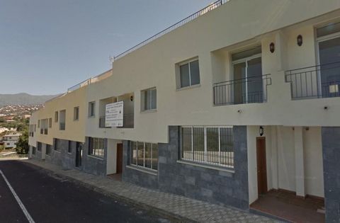 Immobilien zum Verkauf in der Gemeinde Los Realejos, Provinz Santa Cruz de Tenerife, auf den Kanarischen Inseln. Es befindet sich in einem konsolidierten Gebiet mit Stadt- und Wohncharakter, nur wenige Minuten vom Stadtzentrum entfernt, umgeben von B...