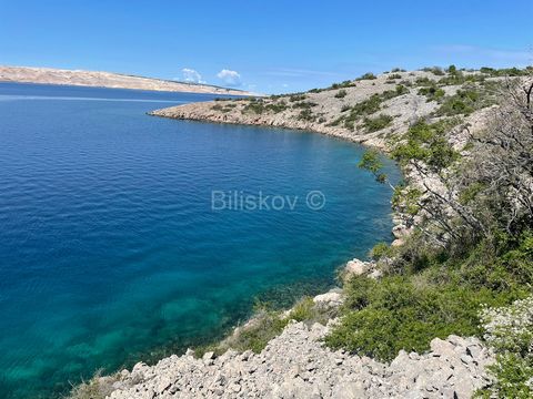 Karlobag, Cesarica, building plot of 170.000 m2, tourist zone. This multipurpose land in an excellent position, in the tourist zone, is an excellent opportunity to invest in tourism. It is completely located in the first row to the sea and has a wond...