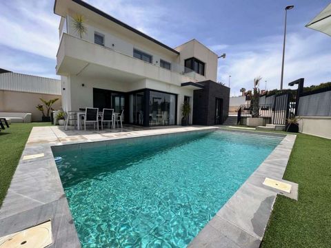 Beautiful and ready-to-use villa in San Miguel de Salinas! Quiet location and you are a short distance away immediately in the village of San Miguel de Salinas just 3 km by car and there you will immediately find all necessary amenities such as bars,...