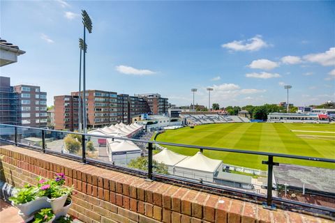 A wall of sliding glass doors brings the excitement of the Sussex County Cricket Ground into your home, creating a huge wow factor and undoubtedly the best seats in the house. The property is briefly comprised of a considerable open plan living and d...