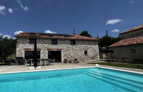 Situated in the centre of a small village an old stone barn which has been tastefully renovated and a guest house. The old barn comprises a large living room of 140m² with kitchen, lounge, dining room which gives access to the terrace with a heated s...