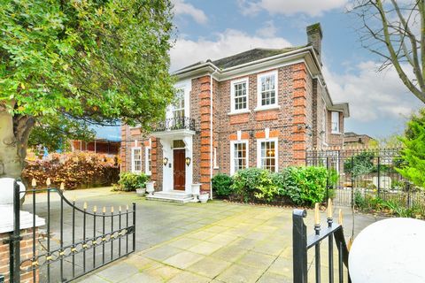 United Kingdom Sotheby’s International are proud to present this stunning low built and lateral house unfolding over 6,800 sq. ft., set on the sought-after eastern side of St. John's Wood. On the market for the first time in 45 years, the three-level...