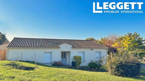 A25667NWO16 - This detached house, built in 1998, is located in a quiet, residential development in Chalais, a busy little town in the Charente department with a train station on the Angoulême-Bordeaux line. Bright and spacious, it just needs a few f...
