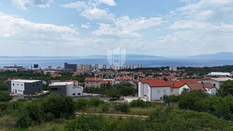 Location: Primorsko-goranska županija, Rijeka, Trsat. Trsat, Building land with a building permit! In one of the most beautiful parts of the city, we offer a building plot with a wonderful view of the entire Kvarner Bay. The city center is only ten m...