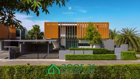 Casas de luxo de dois andares em desenvolvimento exclusivo Experimente um estilo de vida sob medida para você em nosso desenvolvimento exclusivo de pouco mais de 60 unidades localizado em Sukhumvit 89, Pattaya City. Viva apenas a 10 minutos das longa...