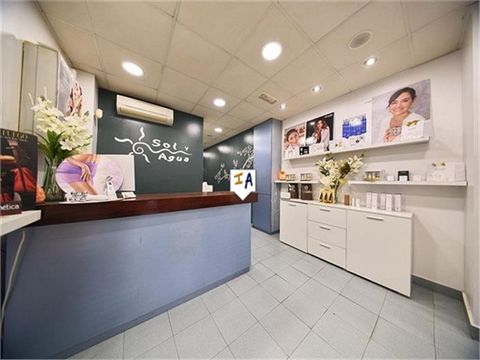 This commercial, quality, beauty salon is situated close to the Alhambra in the wonderful city of Granada in Andalucia, Spain. Located in a sought after area you enter the Salon via steps that lead up into the bright, air conditioned reception area o...