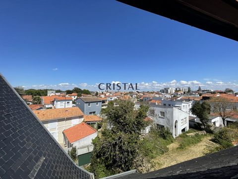 In All Transparency, CRISTAL IMMOBILIER presents this apartment located on the 2nd and last floor of a small serene condominium, which includes a living room with kitchenette, bathroom with toilet and a sleeping area upstairs. You will be ideally loc...