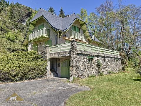 BAISSE DE PRIX Bienvenue dans cette demeure « coup de cœur » située sur les hauteurs d'un village très prisé de la vallée d'Aure , Les maitres des lieux l'ont voulu nichée à flanc de montagne pour profiter, depuis sa terrasse « belvédère », d'une vue...