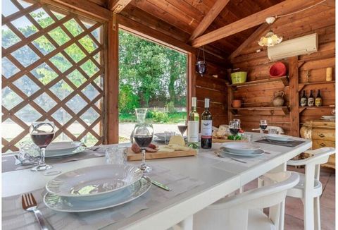 Belle villa avec piscine privée et jardin dans la campagne de Sant'Elpidio a Mare, à quelques kilomètres de la côte des Marches.