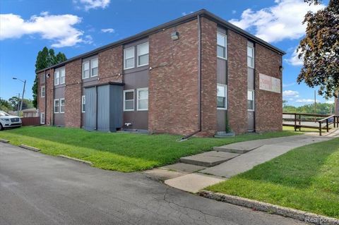 4,600 square foot commercial building located in Inkster. Zoned B2, many potential uses. Features include (but are not limited to) a generator, built-in security system, storm shelter in basement, large deck and lot, and sectioned off rooms that offe...