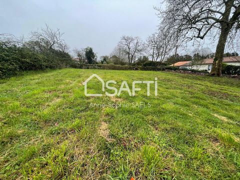 Venez découvrir de ce terrain d'environ 1290m2 à Verrines sous celles. Libre de constructeur il est plat et bien orienté alors n'attendez plus contactez moi et allons le voir ensemble !