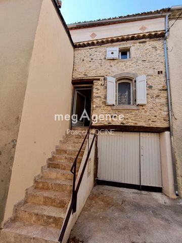 Located in the charming village of Villeneuve-Minervois, this beautiful atypical and renovated house of 80 m² benefits from a peaceful and family environment, close to schools, shops and the lively city center. Equipped with a patio and a garage, the...