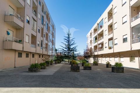 3 bedroom apartment located in Lomar, in the center of Braga, offers the perfect combination of space, location and comfort. With 2 full bathrooms for your convenience, this is the perfect home for you and your family Property Features: - 3 spacious ...