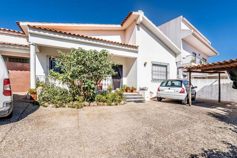 Fantastic opportunity! Villa located in Goncinha, just 5 minutes from Loulé, near the shopping center, and 10 minutes from Almancil. The stunning Algarve beaches are less than 15 minutes away, offering easy access to leisure and relaxation. Main Hous...