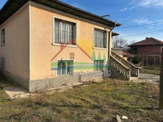 Price: €6.650,00 District: Plovdiv Category: House Area: 150 sq.m. Plot Size: 1800 sq.m. Bedrooms: 3 Bathrooms: 1 Location: Countryside A two-story house with an adjoining yard. The house consists of a first ground floor with a total area of 75 sq.m....