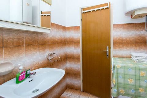 Located 1.5 km from the UNESCO-listed Dubrovnik's Old Town, Guest House Ljubica offers five accommodation unites. Luggage storage before check in is available. This double room can accommodate up to two persons. It comes with private bathroom and fea...