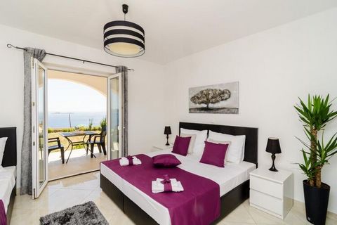 Apartments A&M are located in Soline, a lovely village near historic Dubrovnik. Luggage storage before and after check out are available, so that you can explore the area a bit more before departure. Free parking s available on site. This modern stud...