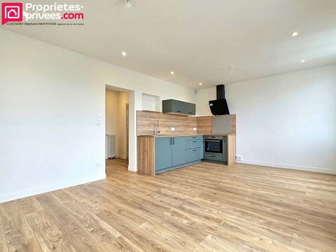 En exclusivité, appartement de 54 m² proximité GARE au prix de 215000 HAI. Ce bien rénové récemment comprend une entrée avec placard, une pièce de vie ouverte avec une cuisine aménagée équipée ( four, plaques, hotte), 2 chambres, une salle de douche ...