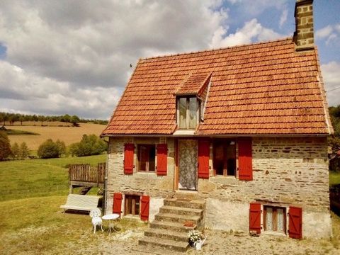 This pretty 3 bedroom cottage has beautiful countryside views and would make the perfect rural French bolt hole. The property comes with large barn, over an acre of land and is just a few minutes drive from the popular market town of Sourdeval. The f...