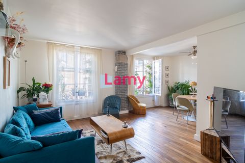 Découvrez ce magnifique appartement de type T3, idéalement situé en plein coeur de Limoges. Profitez de la proximité immédiate des commerces, des restaurants, et des transports en commun, tout en résidant dans un immeuble ancien au charme indéniable....