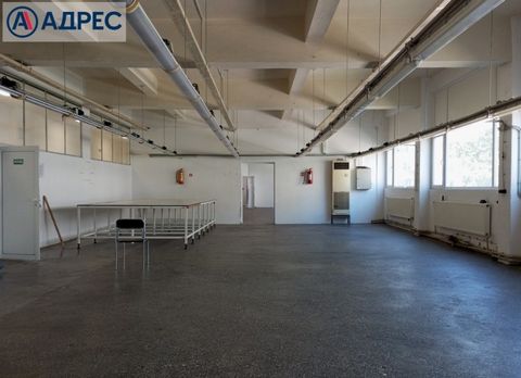 'Address Real Estate' pone a la venta una propiedad industrial situada en el centro de Gabrovo. El sitio es adecuado para actividades de producción y almacén, está equipado con un montacargas, está ubicado en el segundo nivel en un edificio sólido de...