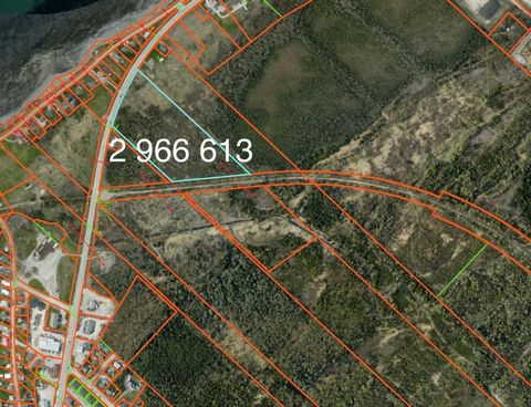 Grundstücke mit der Möglichkeit der Bebauung (die mit der Stadt zu überprüfen sind) von 71.064 Quadratmetern Doppelhaushälften mit einem weiteren von 259.024 Quadratmetern (Zentrumsnummer 10102491 Grundstück 2966620 und 2966621) werden nicht separat ...