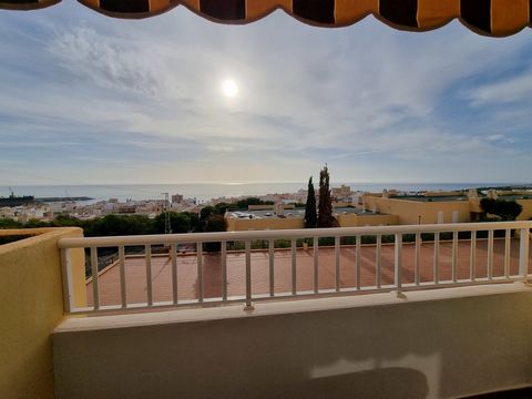 This is a lovely, newly refurbished 3 bedroom, 1 bathroom apartment in Los Farmaceuticos, on the outskirts of Garrucha but only a 5 minute walk to the nearest shops and 10 minutes to the beach.   The apartment is situated away from the main road and ...