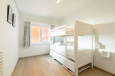 With sweeping sea views from the 8th floor and the iconic Pier just steps away, this light-filled coastal apartment offers the perfect family-friendly base in the heart of Blankenberge. Tucked into a quiet side street just off the seafront promenade,...