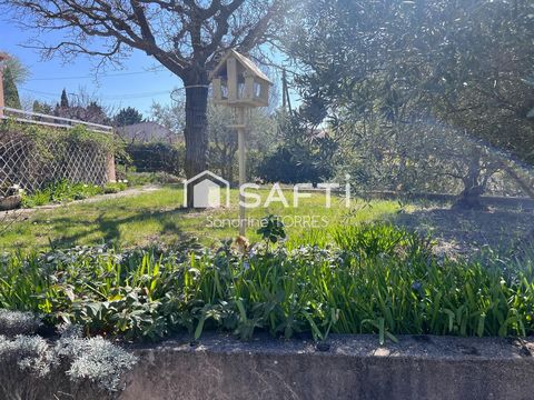 Maison 65 m² à rafraichir sur un beau terrain de 756 m² arboré avec un garage et un atelier