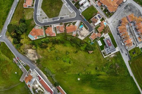 Excellent investment opportunity in a strategic location! Feasibility for: -Urban subdivision with 10 lots -Gated community of villas Ideal for investors or developers looking for development flexibility in an expanding market. Location Highlights: 7...