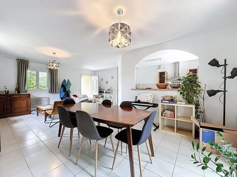 Maison à vendre 4 pièces de plain pied, SAINT GEORGES D'ORQUES (34)+ 454 m2 de terrain piscinable+ garage+ parking