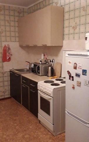 Сдается 1 комнатная квартира с мебелью и техникой на длительный срок.