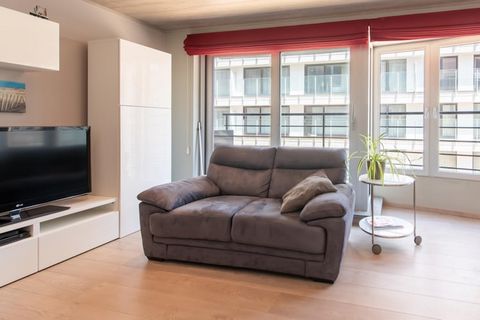 Dit moderne en goed ingerichte appartement met 2 slaapkamers bevindt zich op de derde verdieping van een nieuw gebouw en biedt een fantastisch zijdelings uitzicht op zee. Het beschikt over alle voorzieningen die u nodig heeft en ligt op slechts een s...