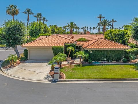 Tucked along a gentle stream that meanders throughout the complex with a freshly painted interior, this beautifully updated home offers a relaxed yet refined lifestyle. A private detached casita provides ideal space for guests. Inside, enjoy soaring ...
